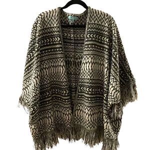 Sugarmint ~ Green & Ivory Poncho/Wrap ~ Fringe edging ~ size Medium